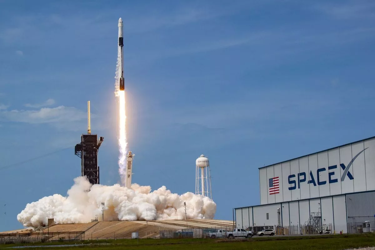 Saham SpaceX Jatuh di Bawah IPO, Short Seller Untung