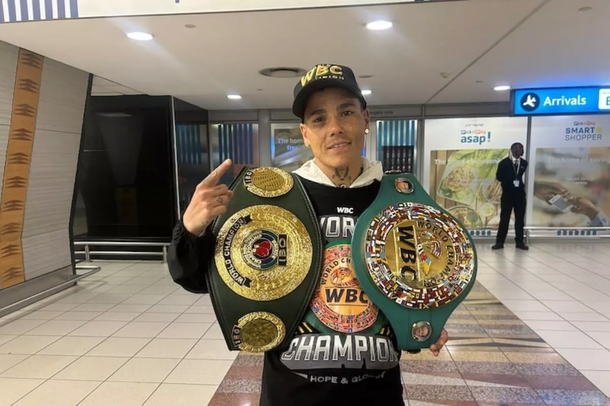 Kalahkan Veyre via Diskualifikasi, Ferreira Juara Dunia WBC
