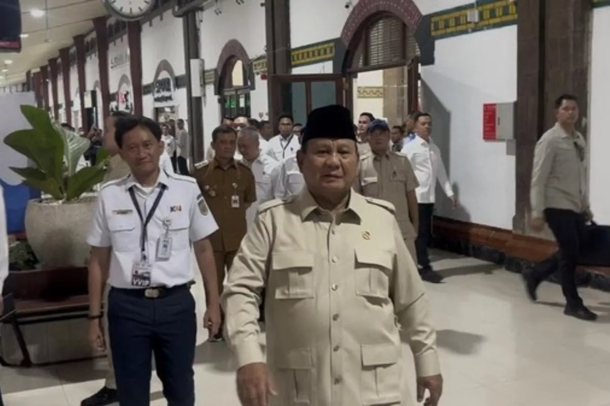 Prabowo Minta KAI dan Kemenhub Garap Kereta Trans Sumatra-Kalimantan