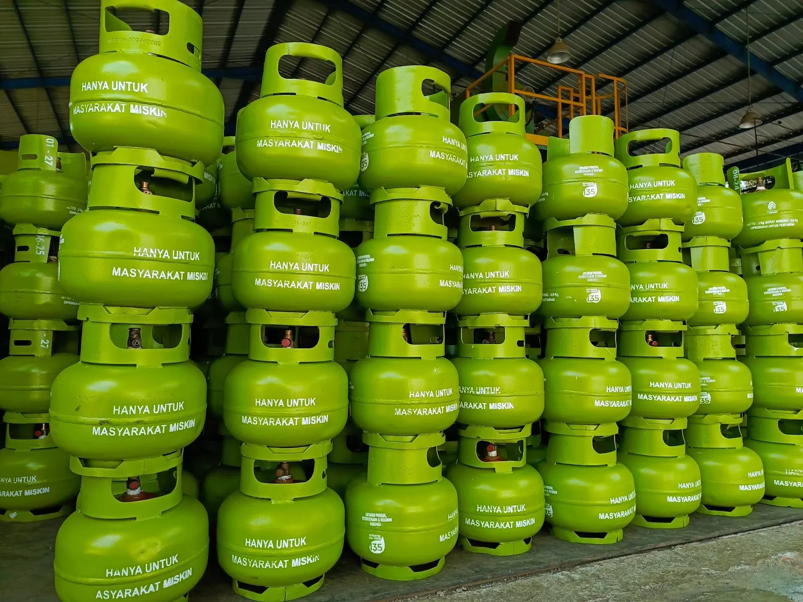Penjual LPG Nonsubsidi Was-was Pembeli Sepi: Cek Fakta di Lapangan