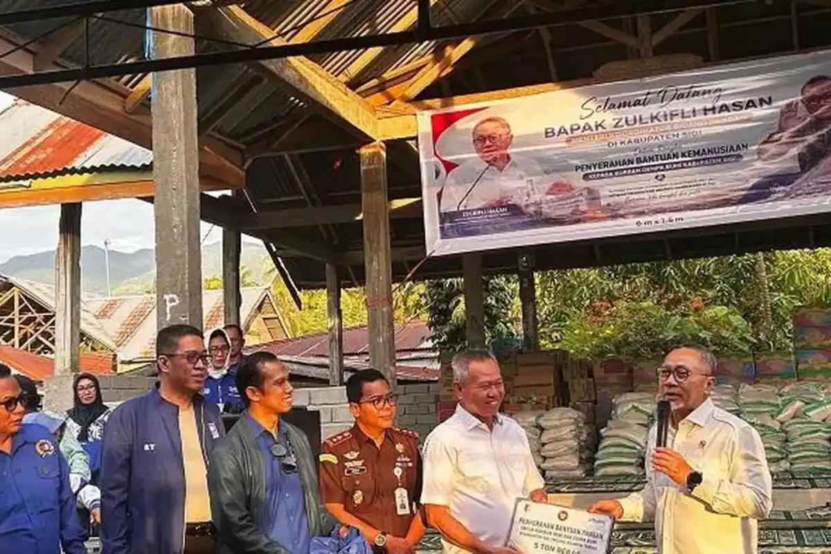 Menko Pangan Salurkan 5 Ton Beras untuk Korban Gempa Sigi