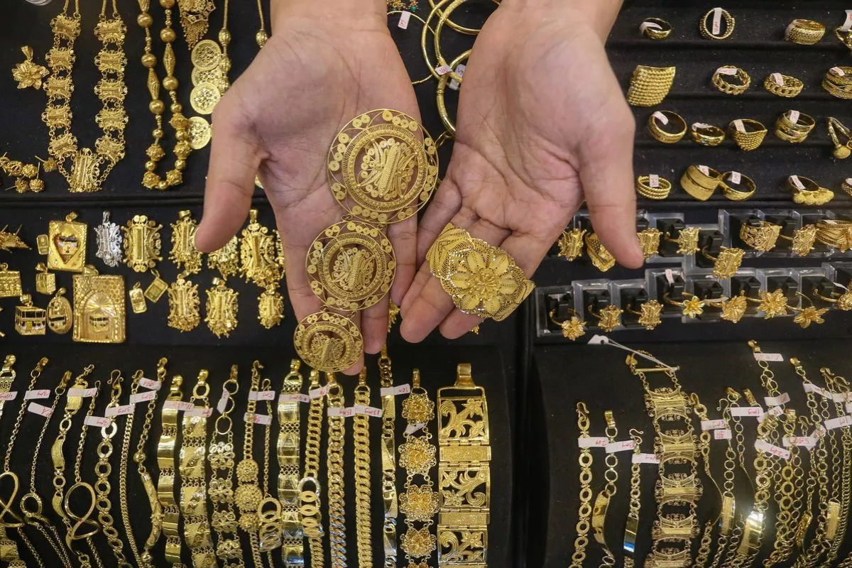 Emas Turun 1,2 Persen ke Bawah US$4.070 per Ons di Tengah Ketegangan
