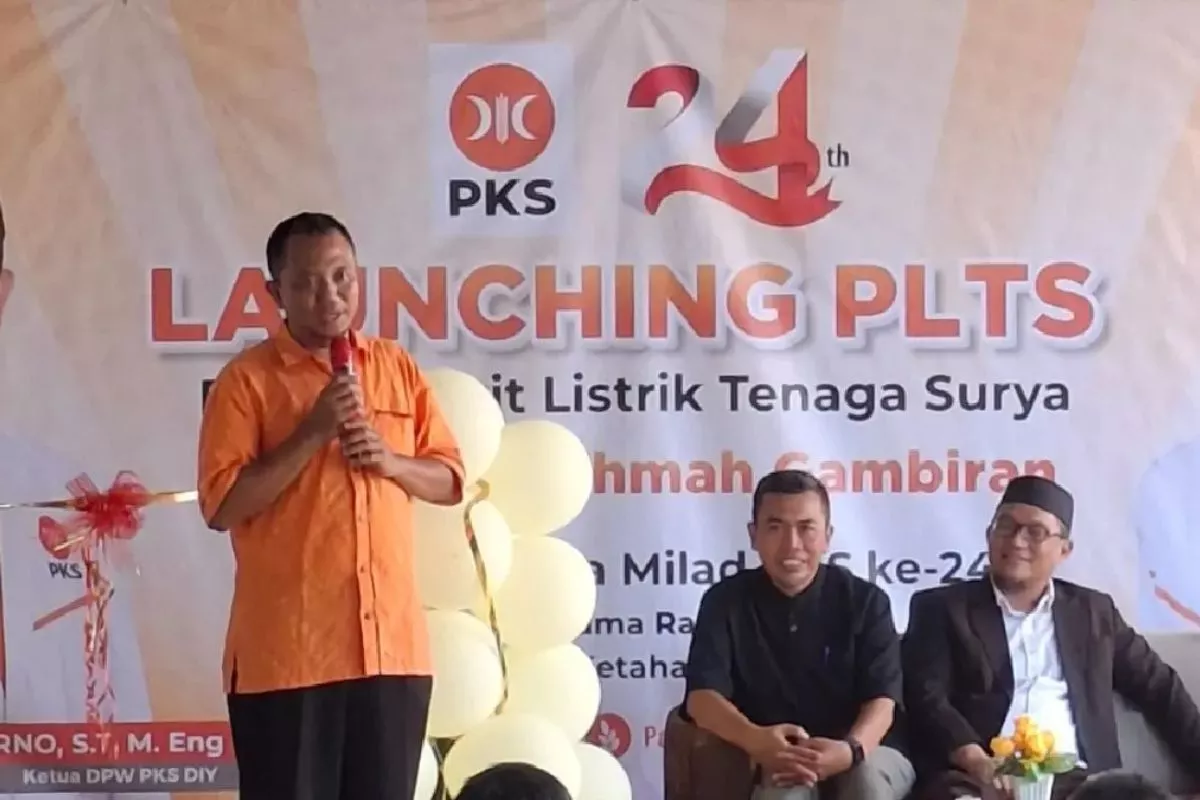 Milad ke-24, PKS DIY Resmikan PLTS Masjid dan Colokan Gratis 