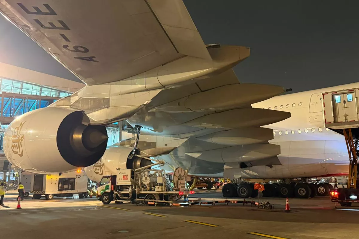 Pesawat Raksasa Airbus A380 Mendarat Dan Mengisi Avtur Di Soekarno Hatta