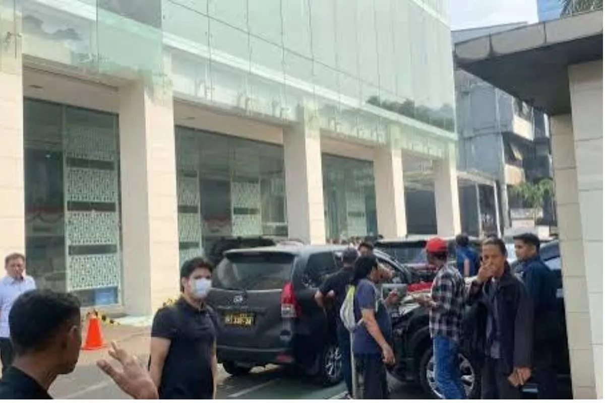 Kaca Gedung BGN Pecah, Polisi: Diduga Akibat Perubahan Suhu Ekstrem
