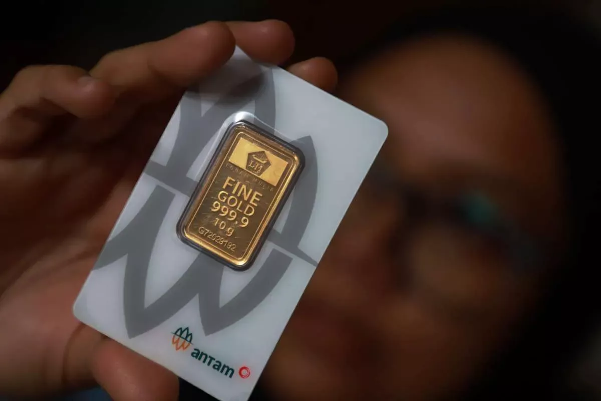 Harga Emas Antam Hari Ini Naik Rp50 Ribu Dekati Dua Juta Rupiah