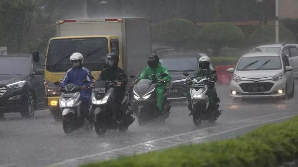Hujan Diprediksi Akan Guyur Sejumlah Wilayah Jakarta Pada Selasa 14 April 2026