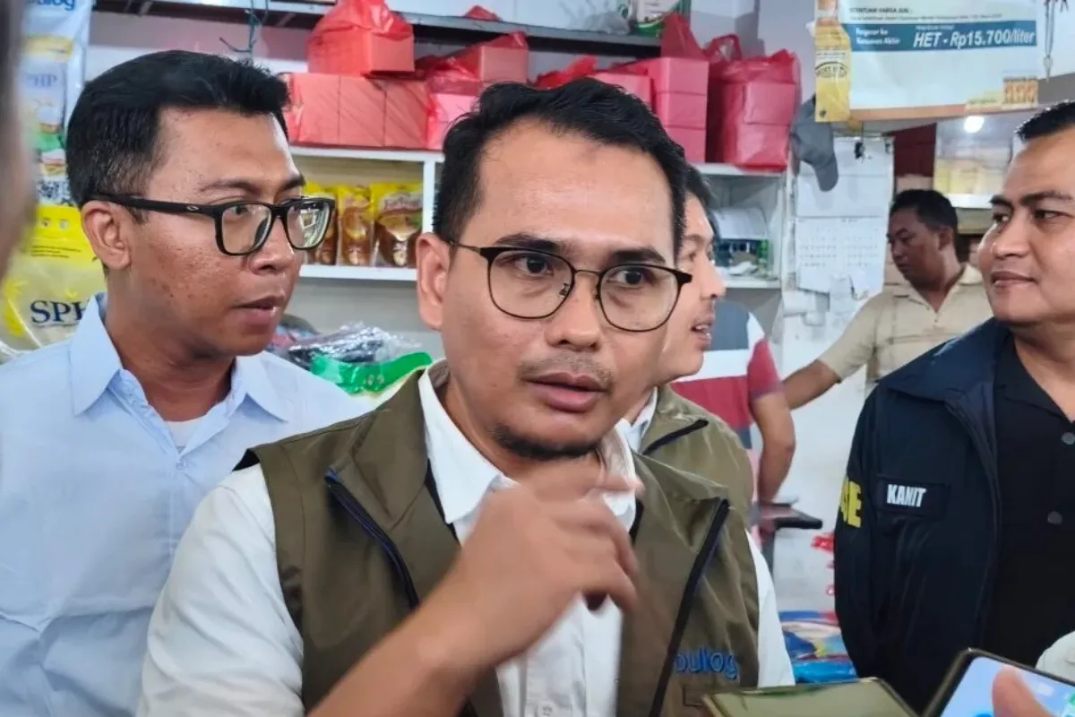 Tekan Lonjakan Harga, Bulog Malang Salurkan 500 Ton Beras Premium
