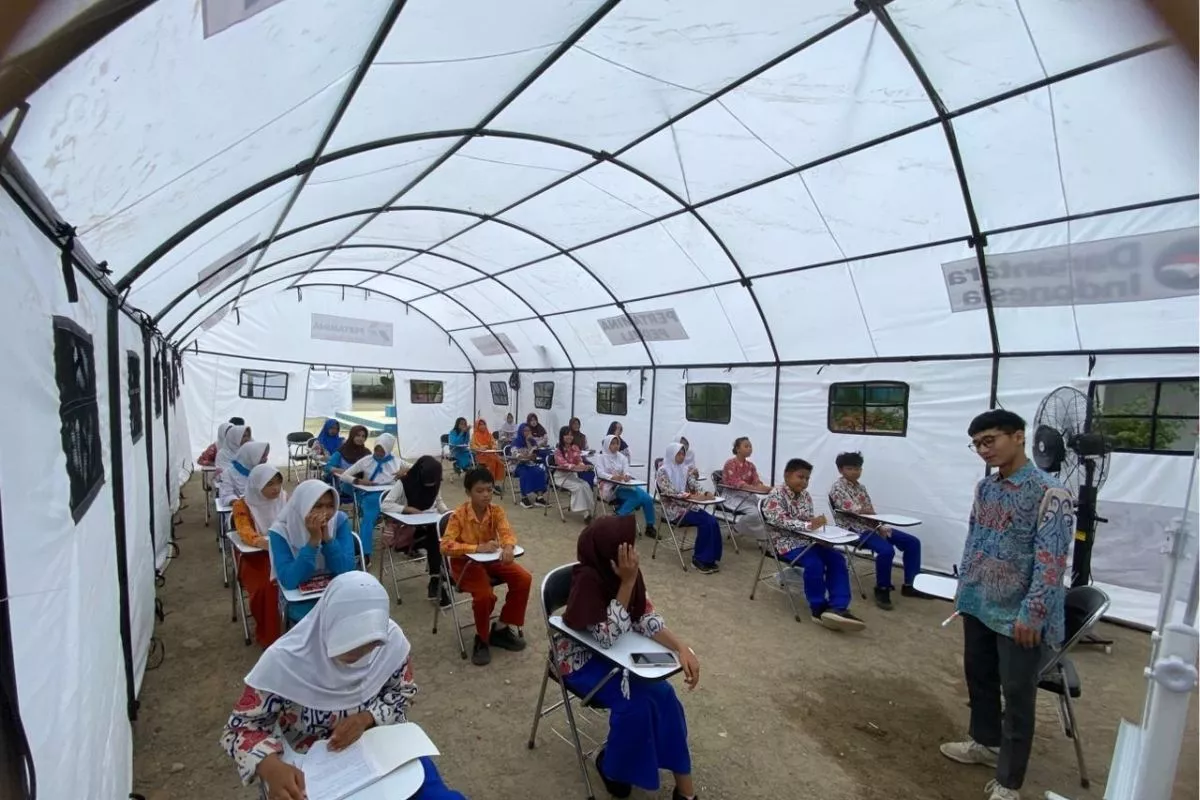 Pertamina Patra Niaga Bantu Fasilitas Belajar Darurat SMPN 19 Bengkulu