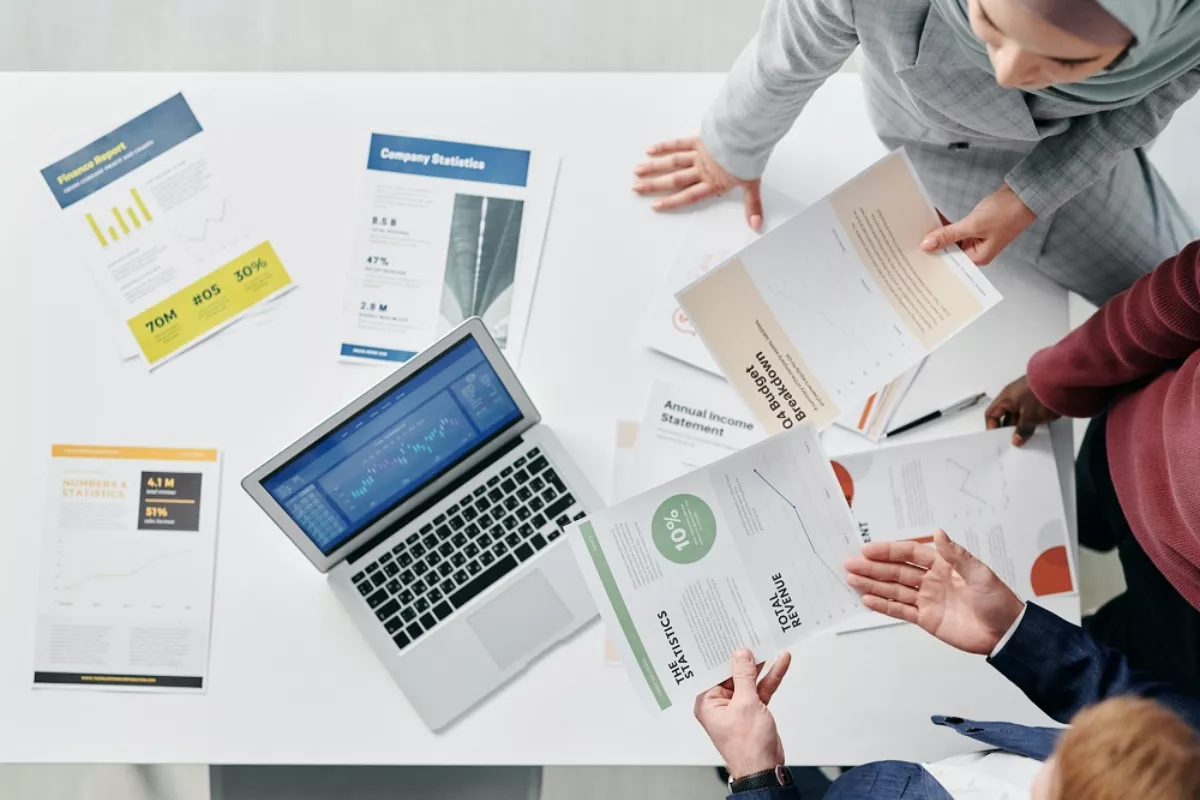 Cara Membaca Laporan Keuangan Emiten untuk Investasi Jangka Panjang