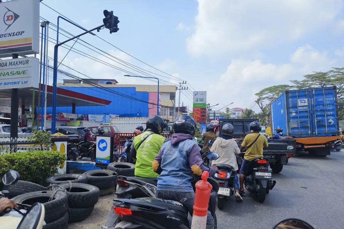 Atasi Antrean BBM, Pertamina Perpanjang Operasional SPBU Pontianak