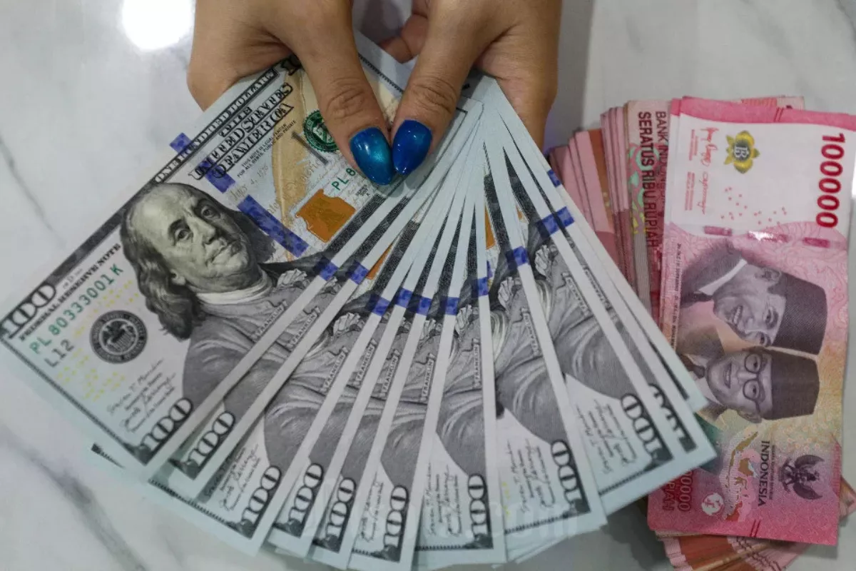Nilai Tukar Rupiah Hari Ini Diprediksi Melemah terhadap Dolar AS