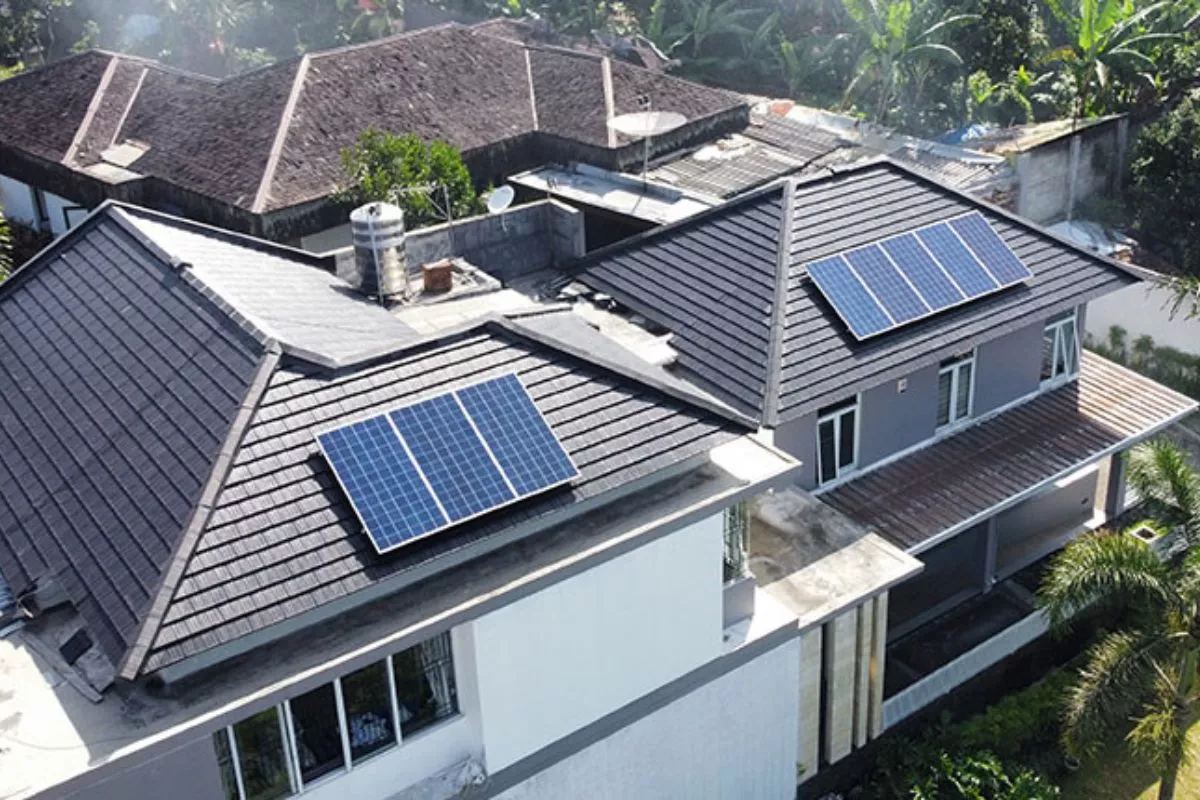 APL Tingkatkan Penggunaan Energi Surya di Fasilitas Jawa Timur