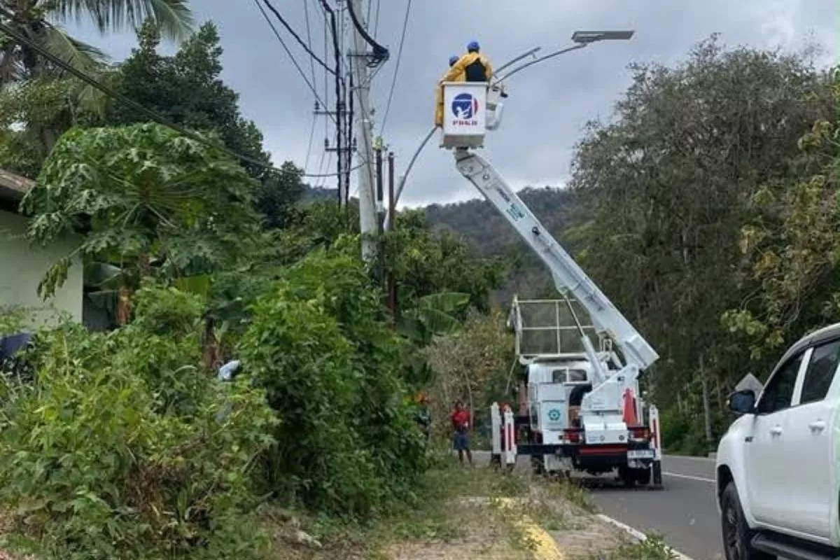 PLN Pulihkan 58 Penyulang Listrik di Flores Pascagempa NTT