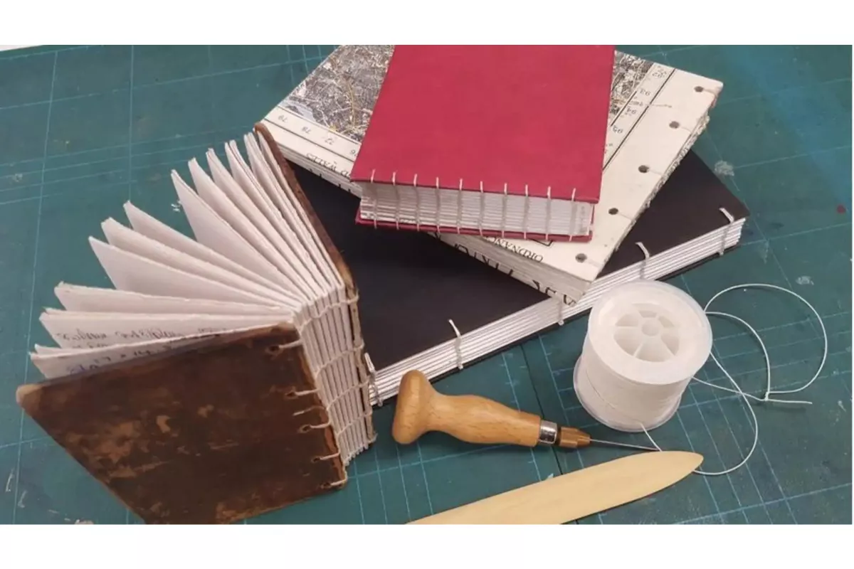 Tips Menjahit Buku Jurnal Handmade Agar Kuat dan Mudah Terbuka