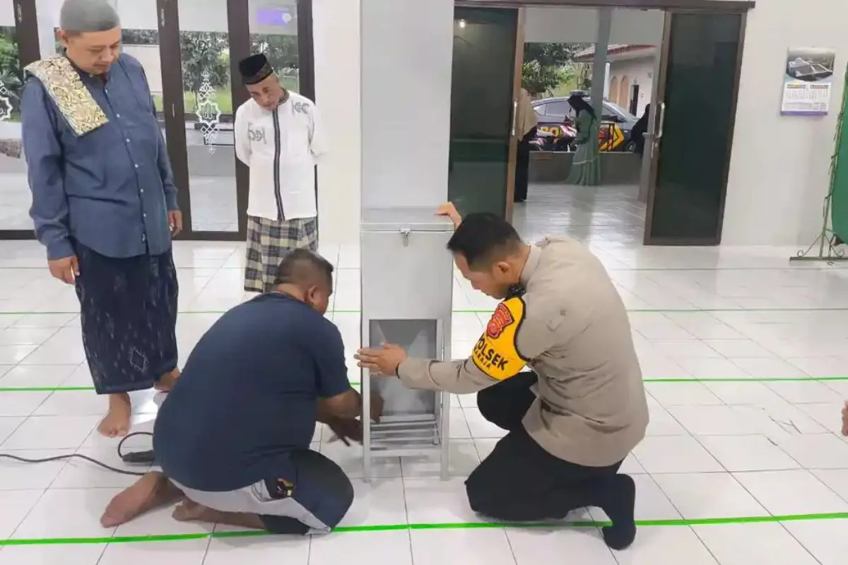 Pria Bobol Kotak Amal Masjid di Sukaraja Bogor Viral, Polisi Buru Pelaku