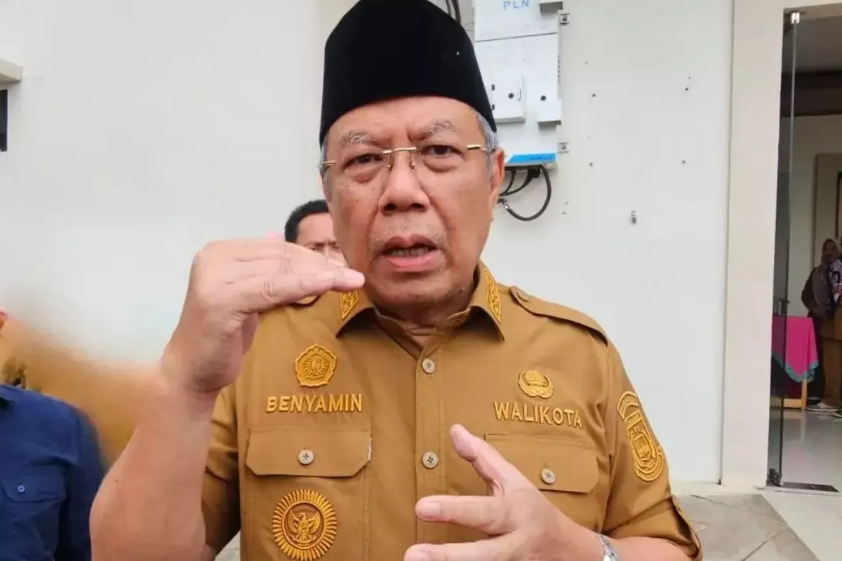 Cegah Dampak Negatif Dunia Maya, Benyamin Davnie Perkuat Literasi