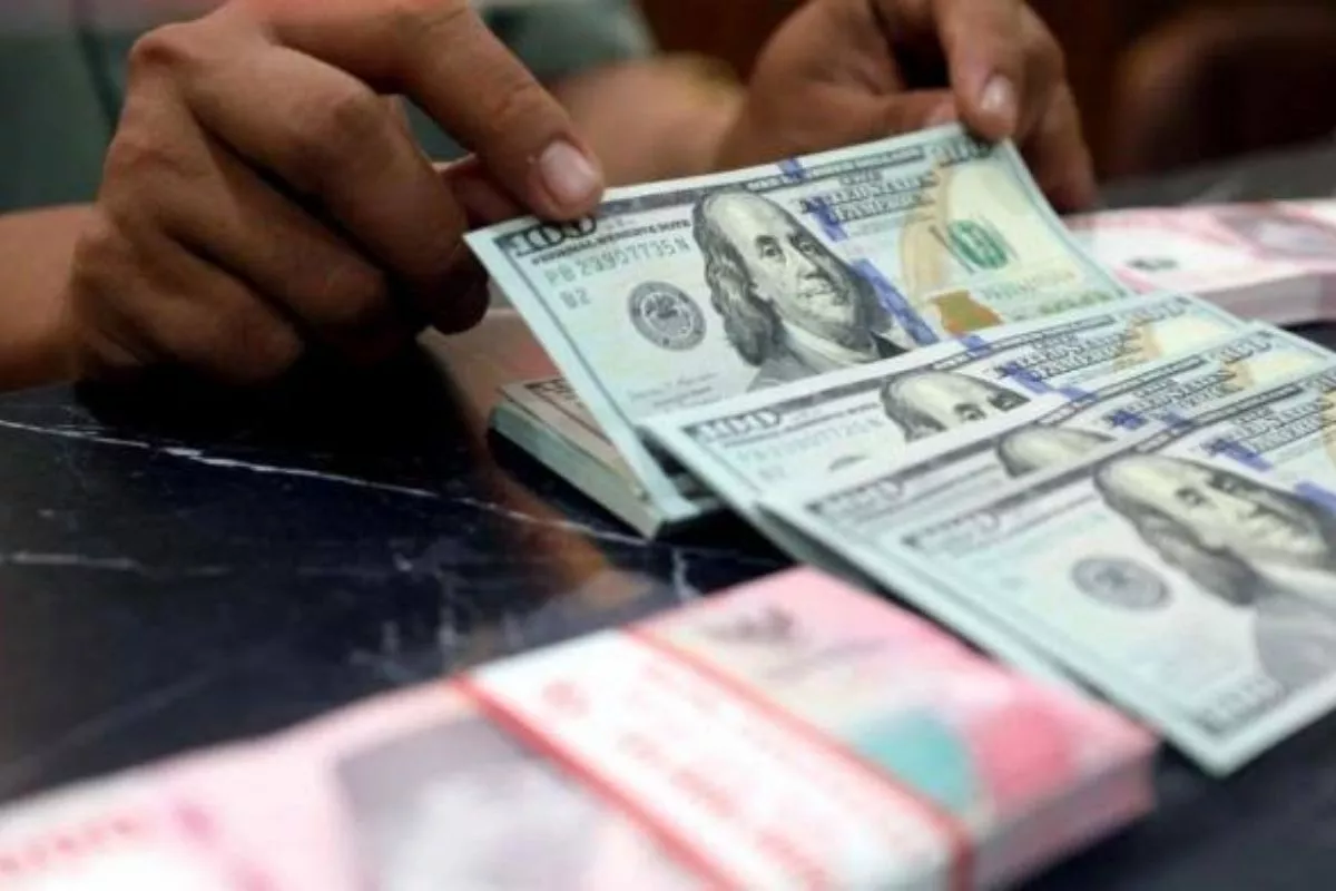 Rupiah dan IHSG Kompak Melemah pada Perdagangan Jumat Pagi