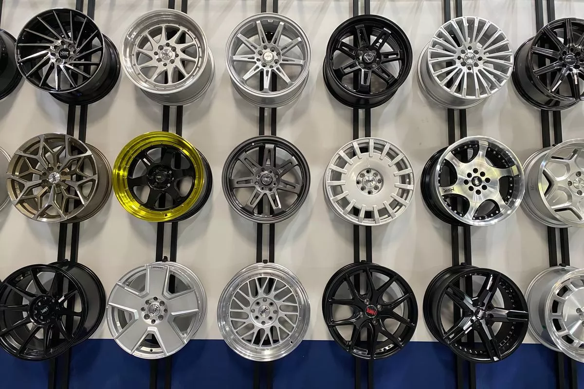Fungsi Spacer dan Adaptor Pelek Mobil untuk Tampilan dan Performa