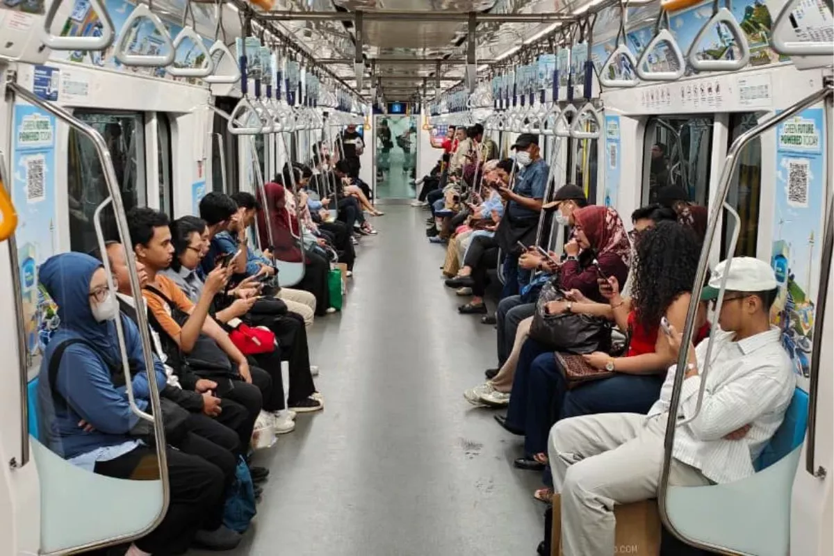 PLN, MRT, dan Transjakarta Kampanyekan Transportasi Publik Listrik