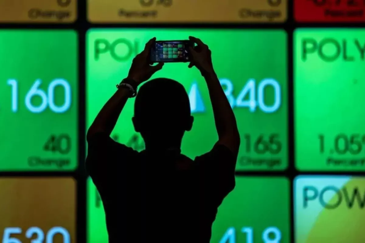 IHSG Naik 1,69 Persen, Ini Rekomendasi Saham CUAN dan ISAT