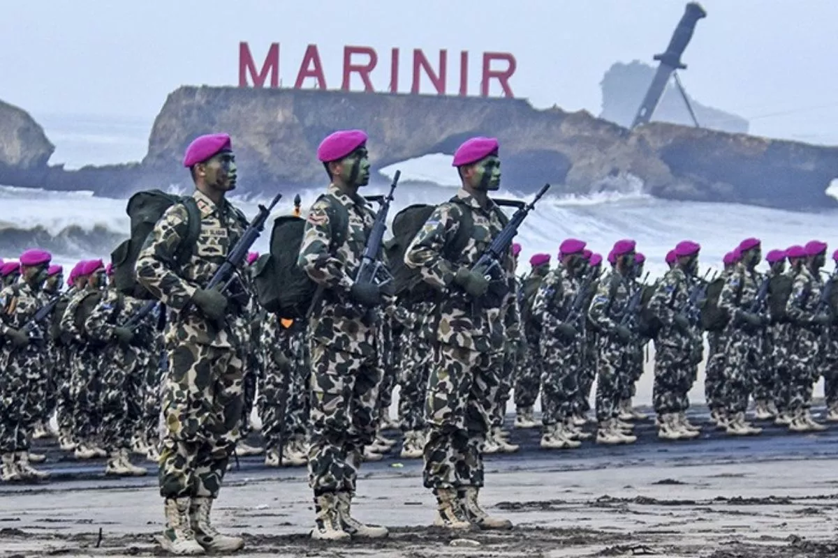 Prajurit Menkav 1 Marinir Gelar Latihan Menembak Gunakan Tank