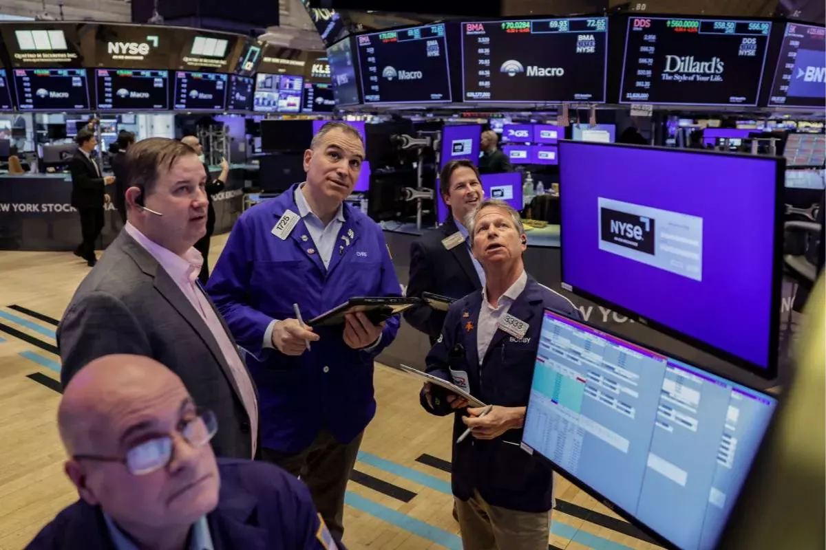 Tertekan Konflik Iran, Bursa Saham Amerika Serikat Ditutup Melemah