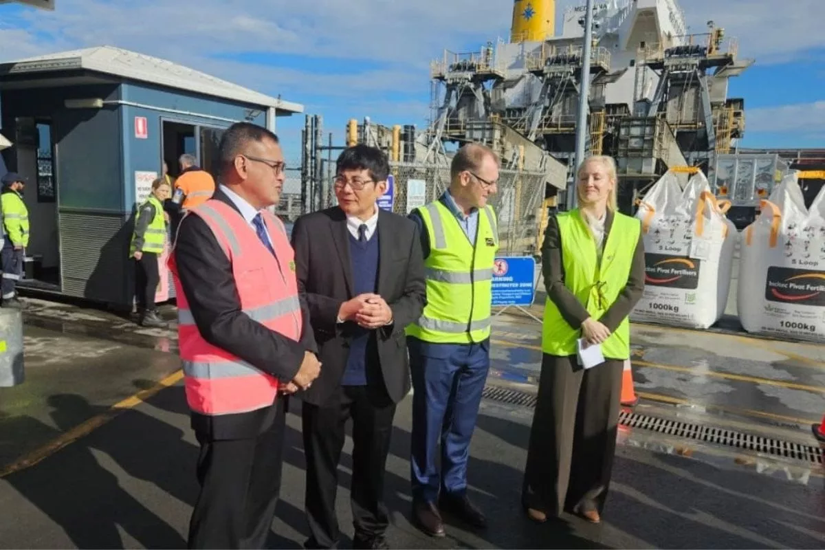 Sebanyak 47.250 Ton Pupuk Ekspor Perdana Indonesia Tiba di Australia