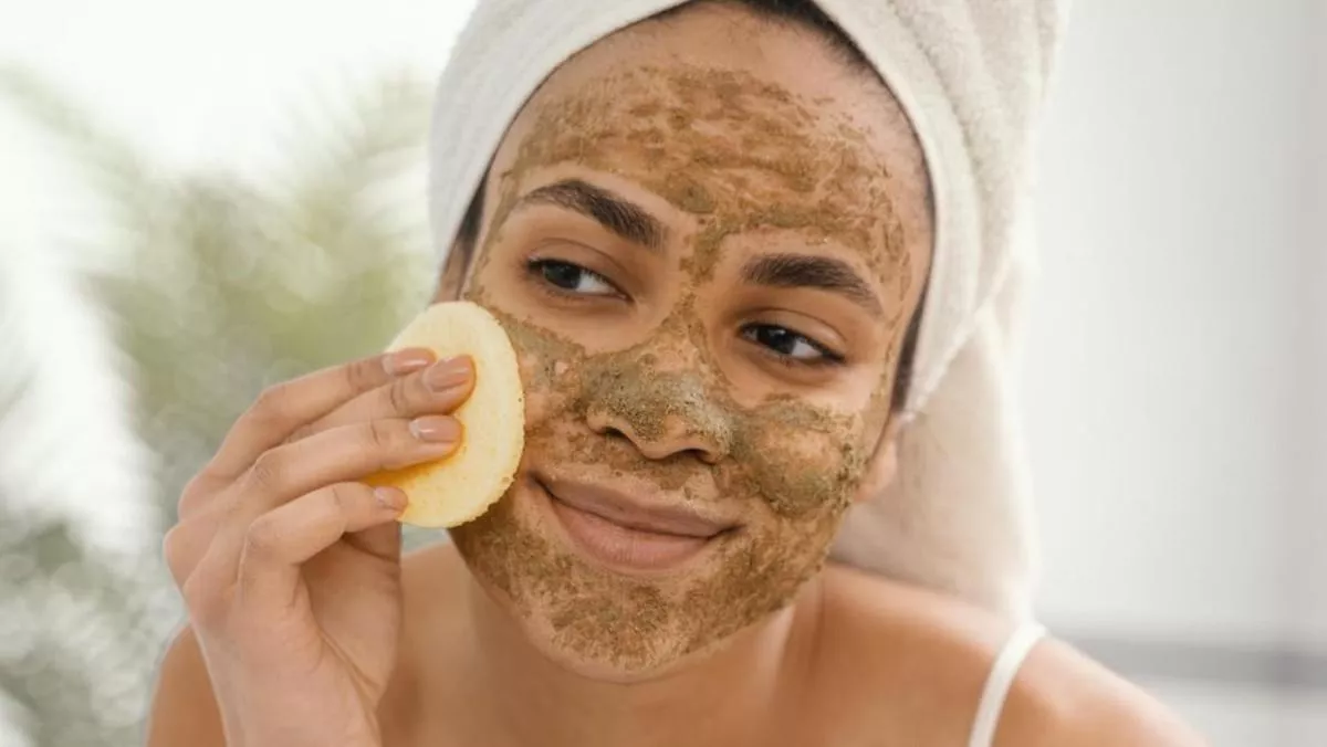 6 Rekomendasi Face Scrub Untuk Bikin Kulit Lebih Cerah Alami