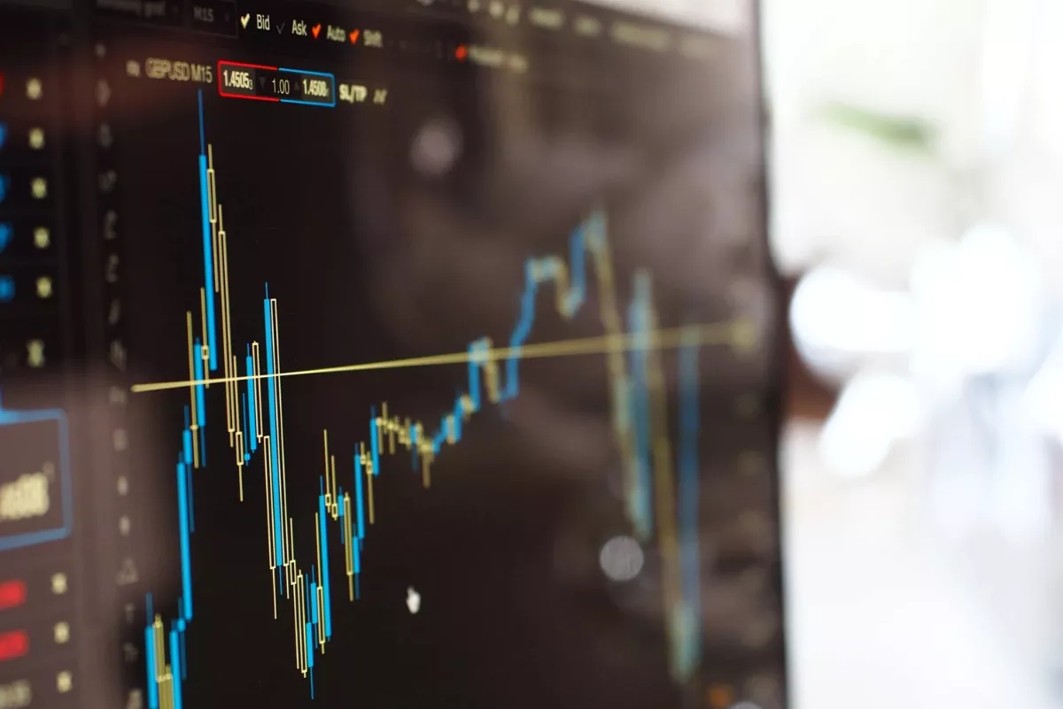 Saham TRUK Digembok BEI Usai Alami Kenaikan Harga Drastis
