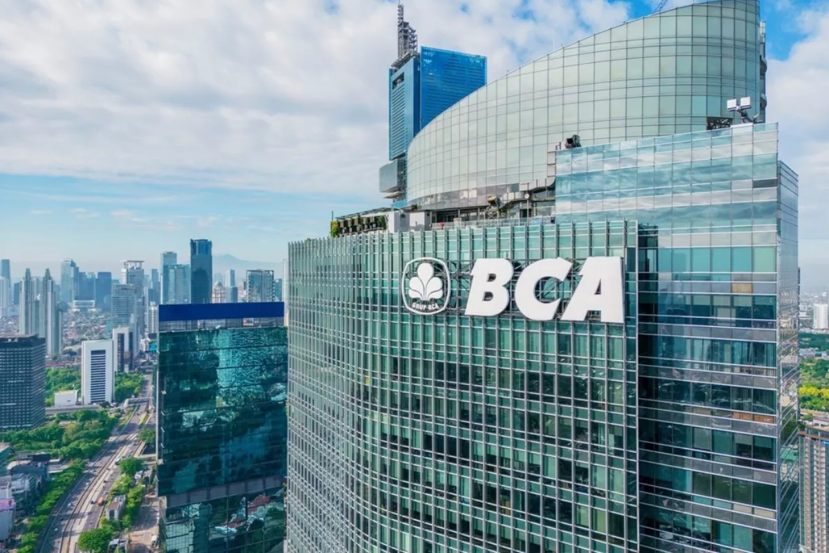 BBCA Tertekan 3,27 Persen, Cek Level Support dan Resistance Hari Ini