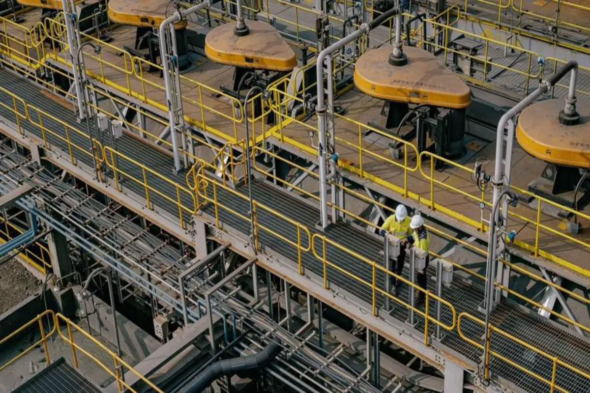 Saham INCO dan MBMA Menguat Saat Indeks Bisnis-27 Melemah
