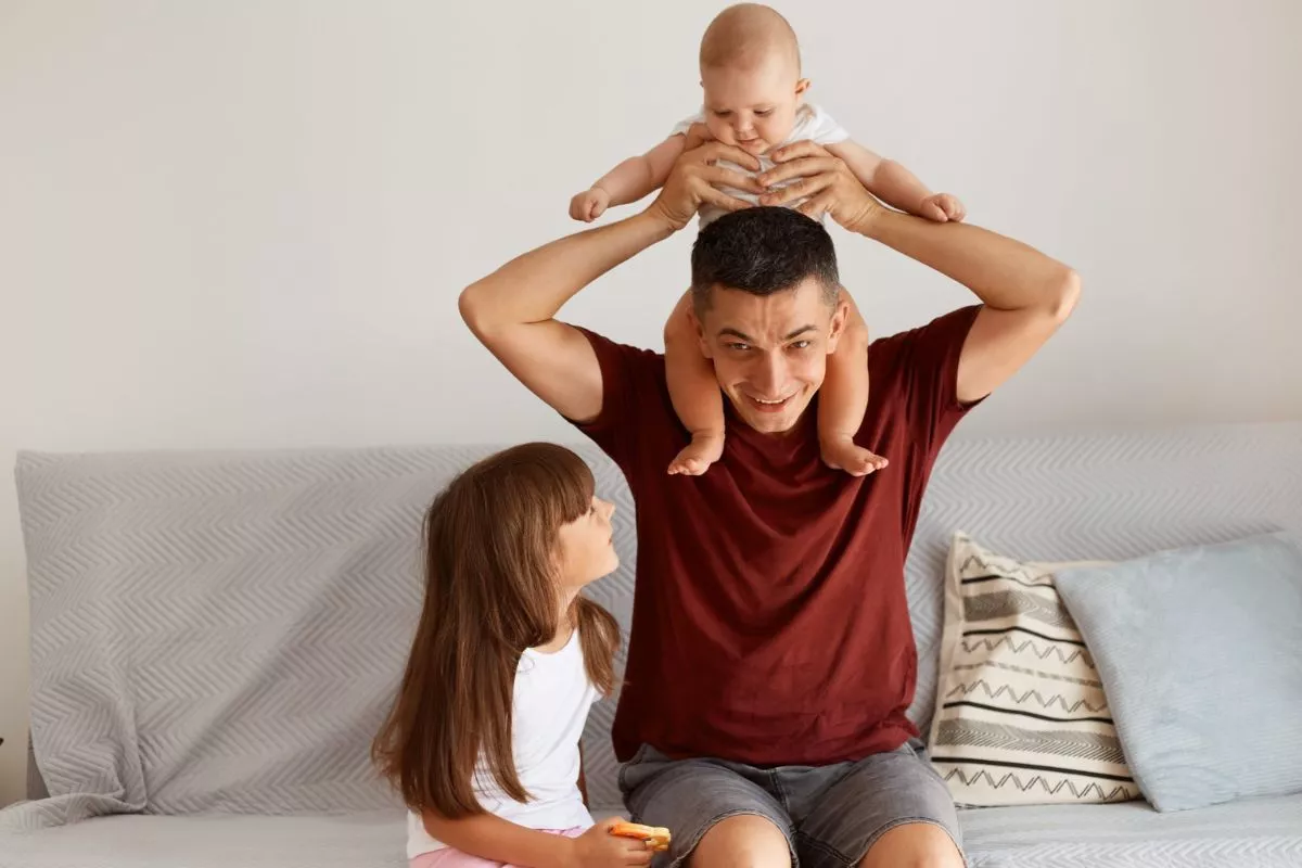 Kisah Ayah yang Besarkan 6 Anak Sendiri Jadi Sejarah Hari Ayah
