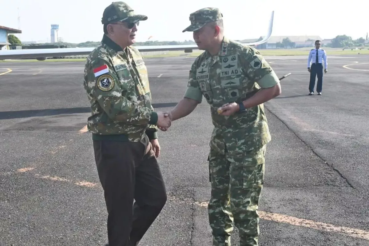 Kunjungi Yonif 937, Menhan Sjafrie Dorong Profesionalisme Prajurit TNI