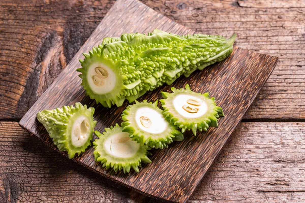 7 Tips Mengukus Pare Agar Tetap Hijau Segar dan Bebas Rasa Pahit