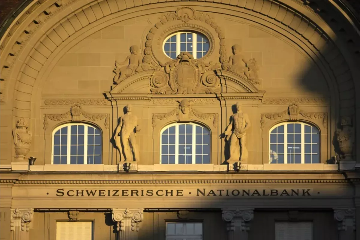 Bank Swiss UBP Borong Emas Kembali, Prediksi Harga Tembus $6,000 Akhir 2026
