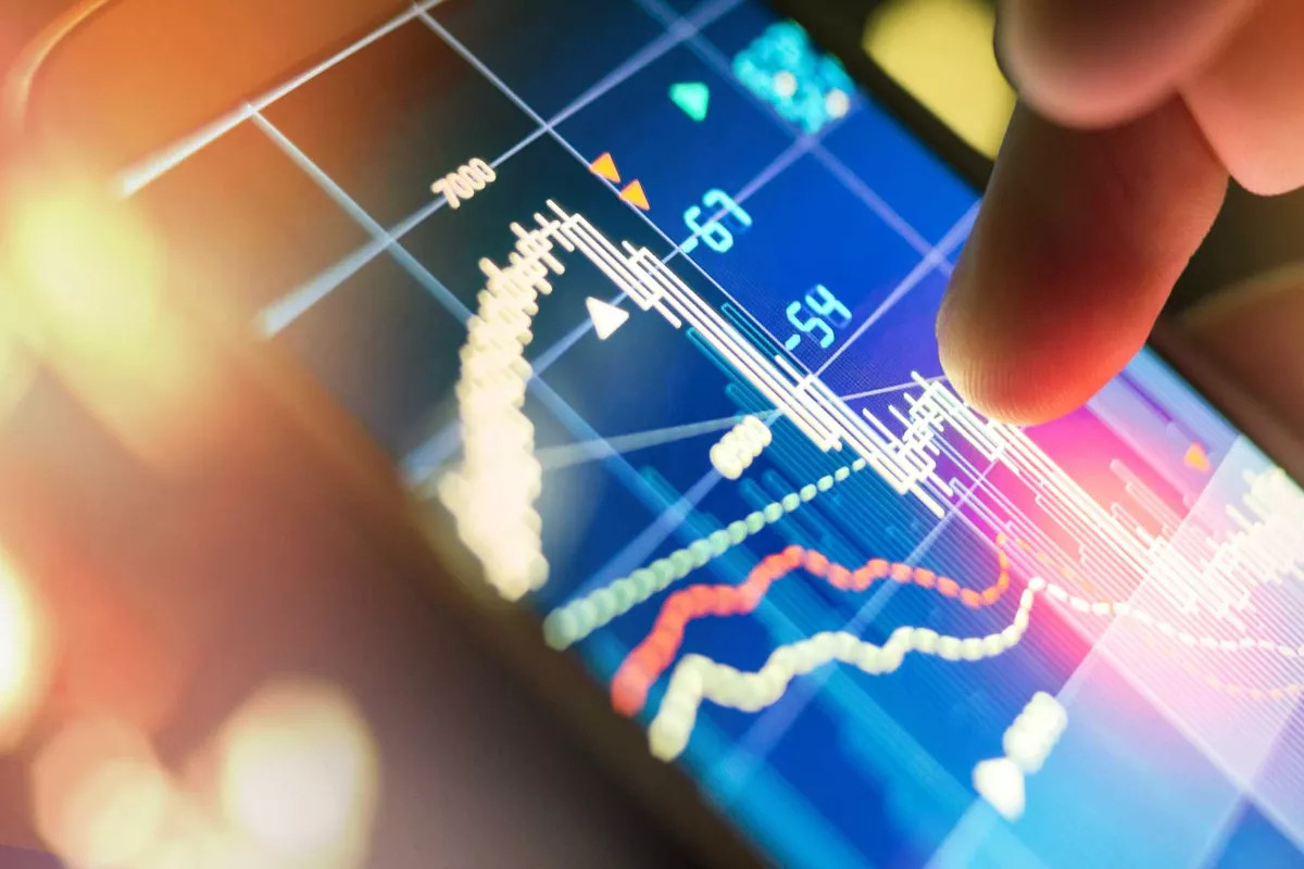 IHSG Konsisten di Level Psikologis 8000, Emiten Pilihan Berpeluang Naik Lagi