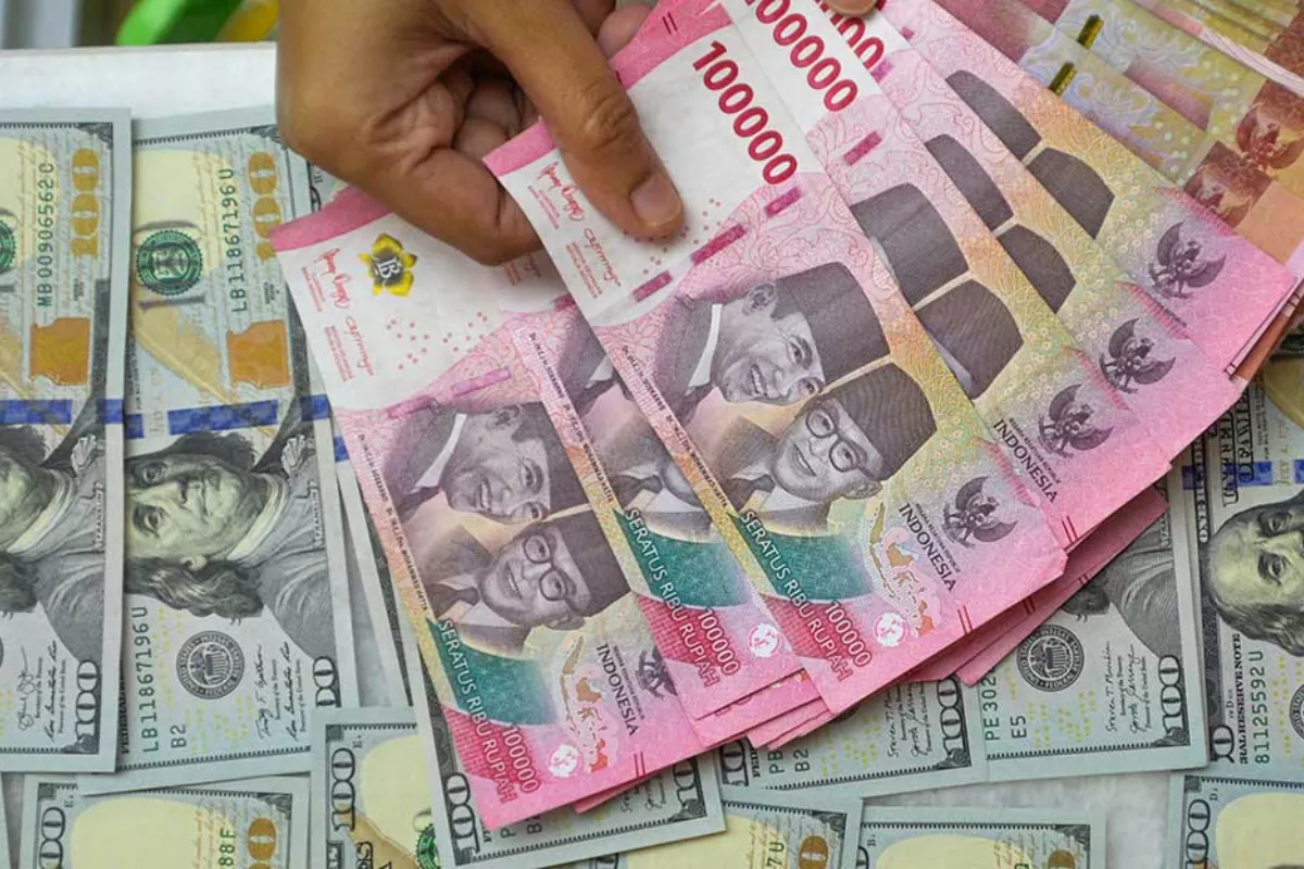 Rupiah Menguat ke Posisi 17.685 setelah Suku Bunga BI Naik
