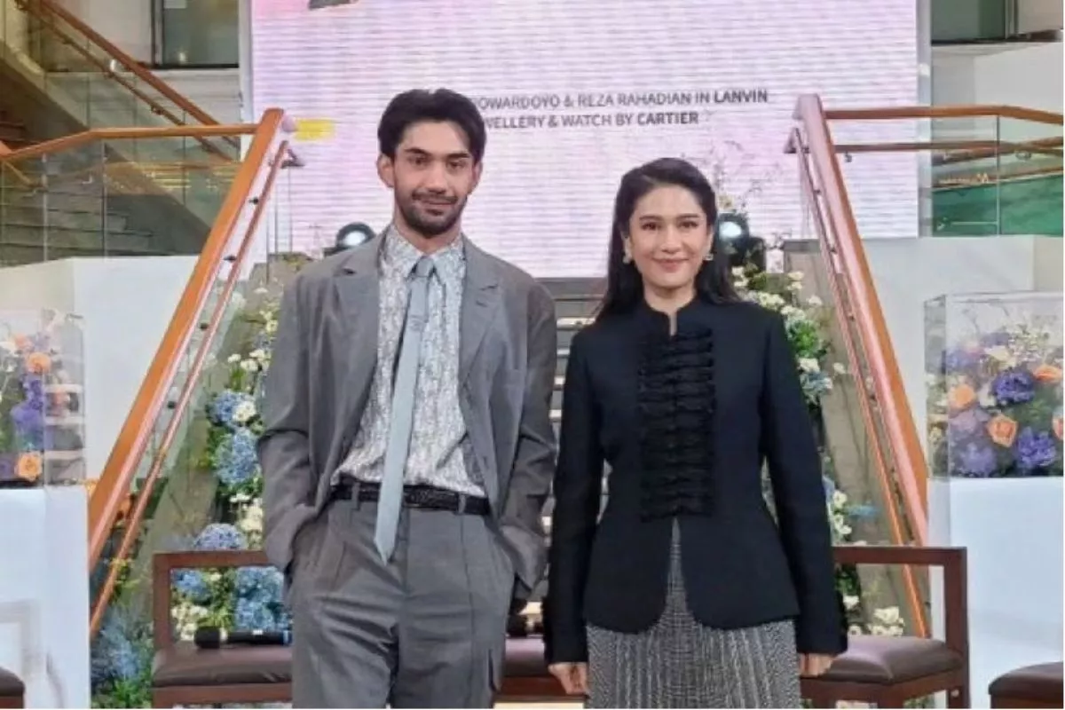 Reza Rahadian & Dian Sastro Jadi Pemeran Utama Film Descendants of the Sun
