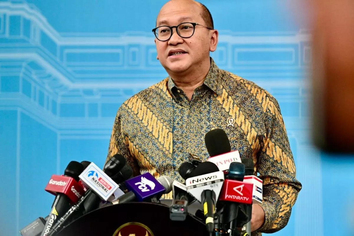 Rosan Ungkap BRI dan BSI Siapkan Rekening Wajib Usia 17 Tahun