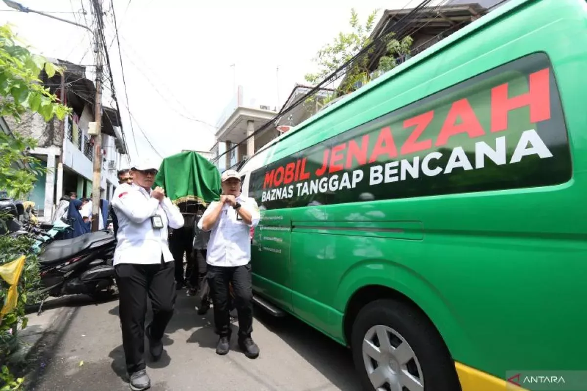 BAZNAS Santuni Keluarga 15 Korban Meninggal Kecelakaan Kereta di Bekasi