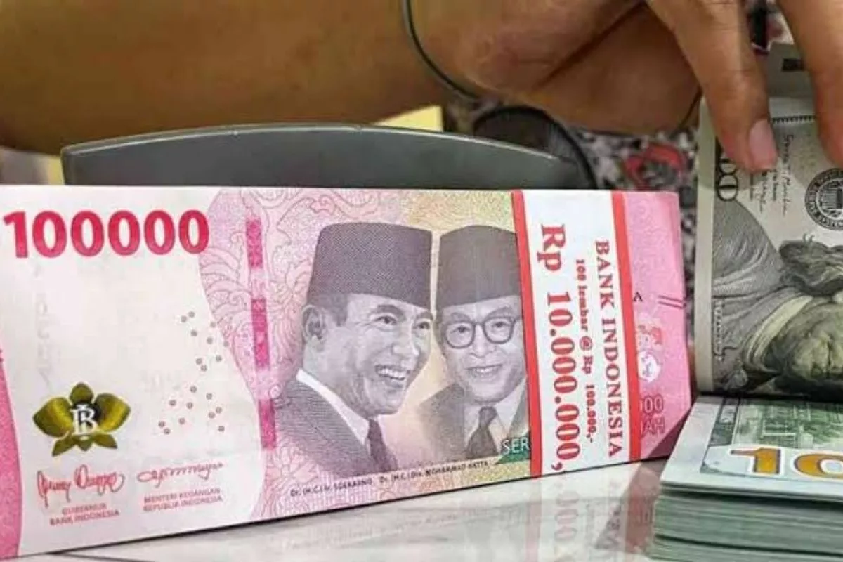 Rupiah Sentuh Rekor Terendah Rp18.120, Diprediksi Masih Lesu