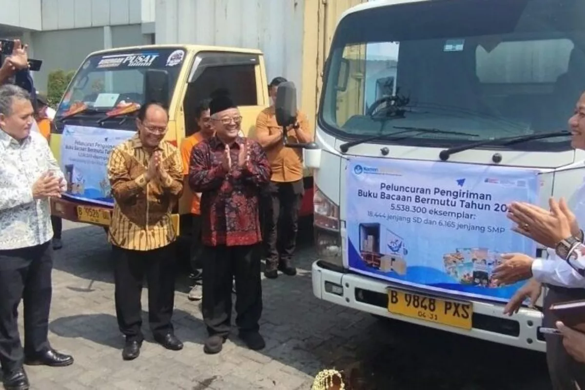 Kemendikdasmen Salurkan 5,54 Juta Buku ke 24.609 Sekolah di Indonesia