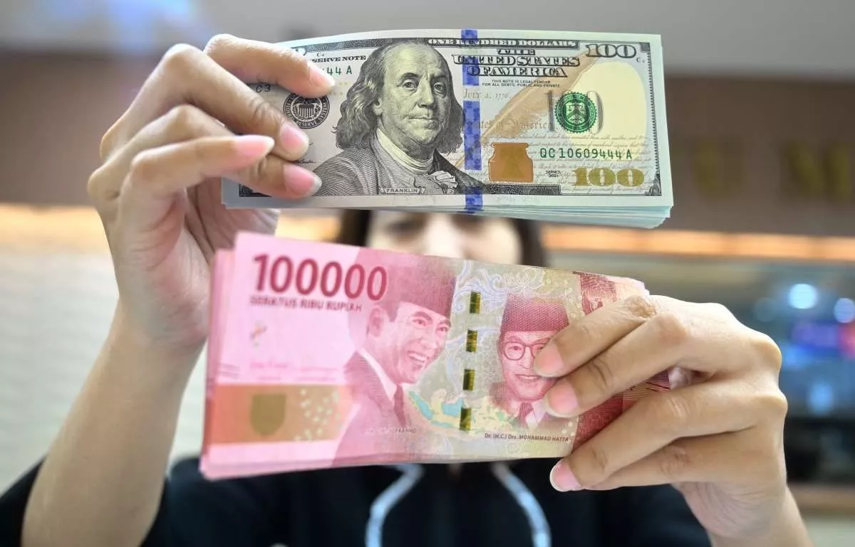 Rupiah Ditutup Melemah ke Level 17.920 Per Dolar AS Pada Rabu Sore Ini
