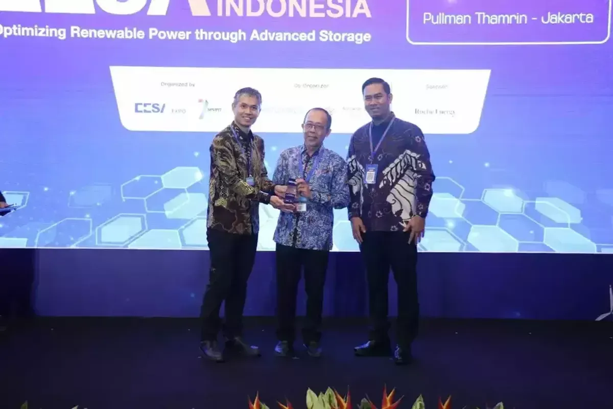 Indonesia-China Kerja Sama Kembangkan Proyek PLTS 100 GW