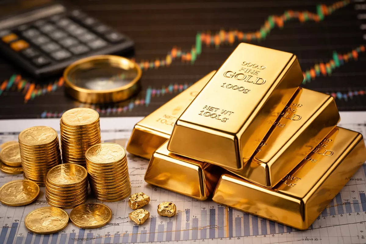 Update Pasar: Rupiah Melemah Saat Harga Emas Antam Naik Tajam