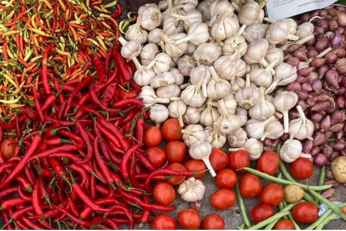 Harga Cabai dan Bawang Merah di Pasar Mardika Ambon Mengalami Kenaikan