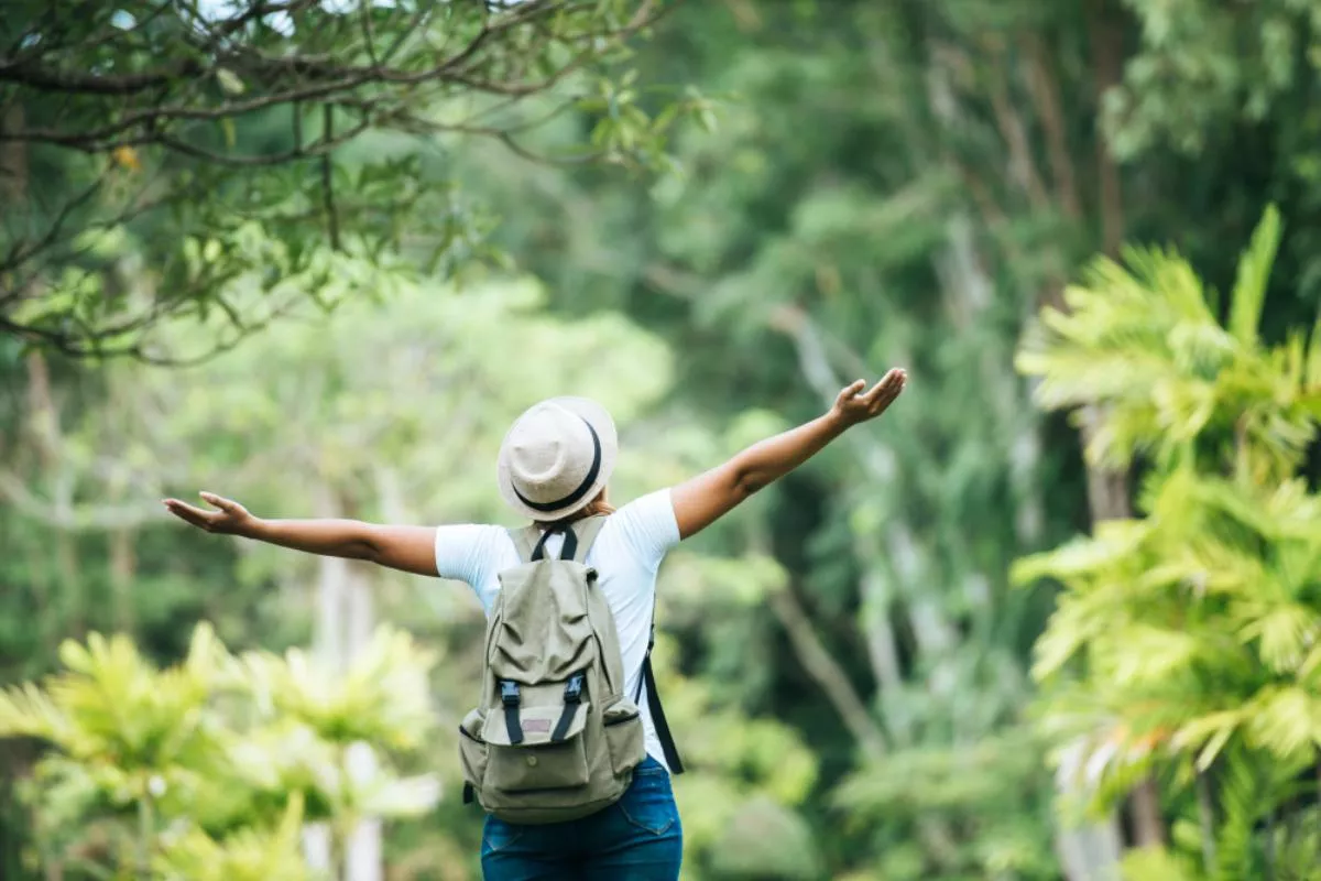 Tips Traveling Ramah Lingkungan: Panduan Menjaga Kelestarian Alam RI