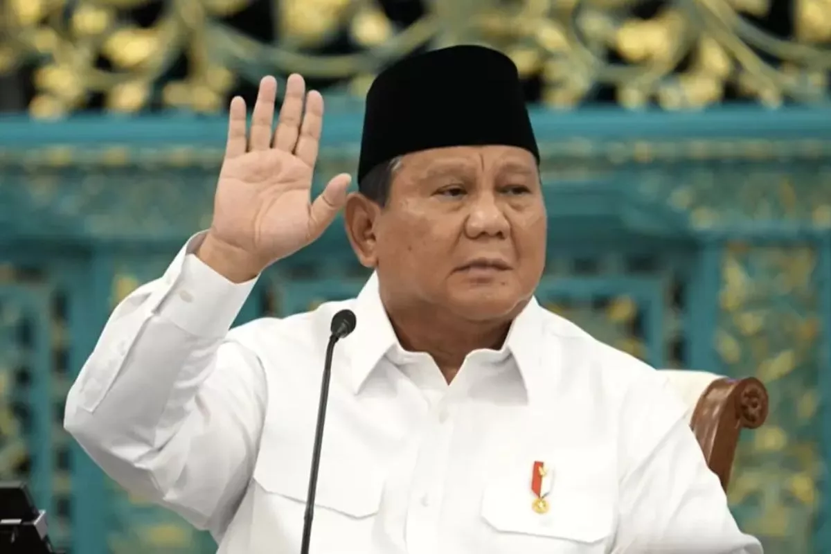 Rapat Terbatas di Istana Bahas Koperasi Merah Putih & Hilirisasi