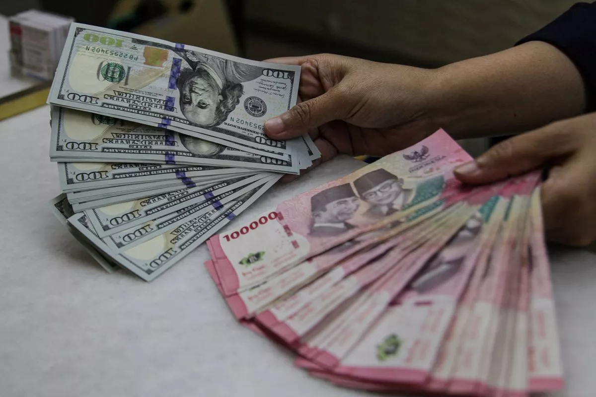 Rupiah Hari Ini Ditutup Menguat 0,28 Persen ke Rp 17.827 per Dolar AS